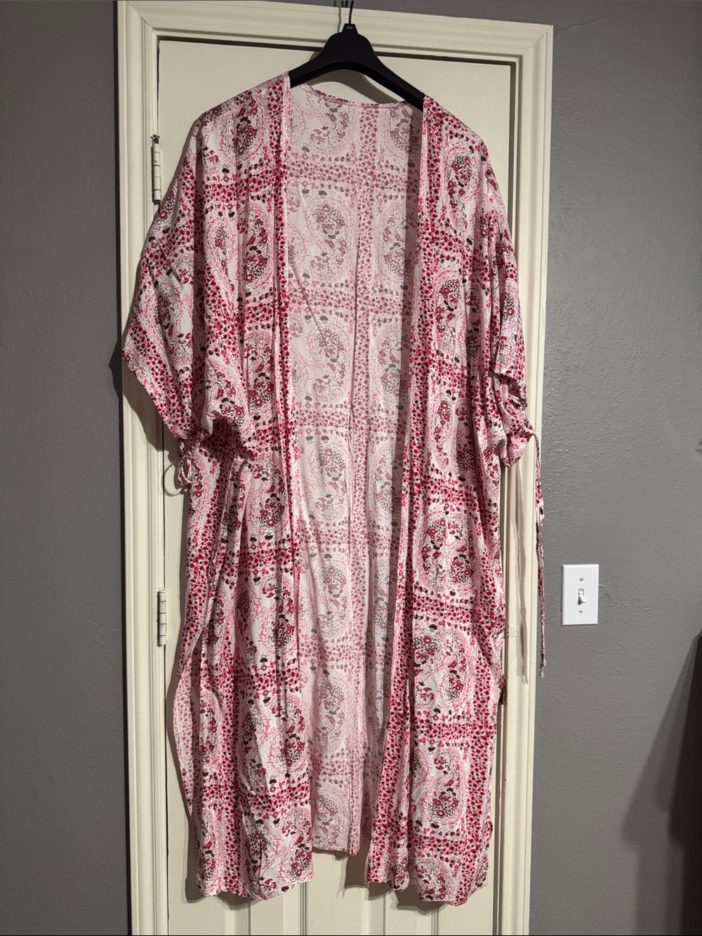 Lightweight Pink Paisley Kimono Duster